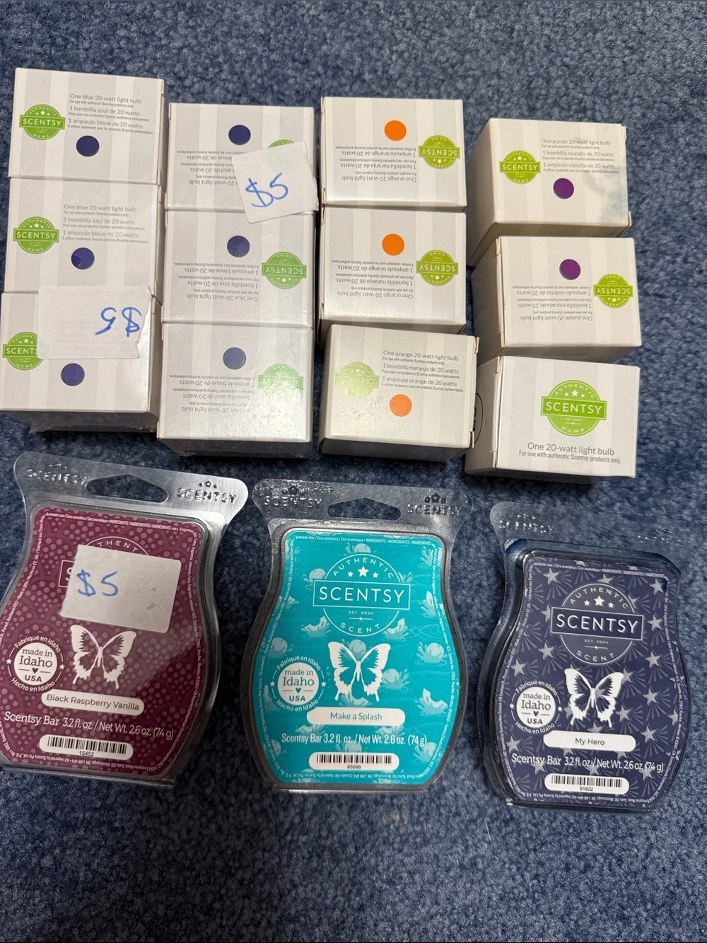 Scentsy Bundle Wax Melt Bars Trio & 12 20 watt bulb’s